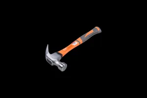 Молоток-гвоздодер с фиберглассовой обрезиненной рукояткой Кратон 0,45 кг