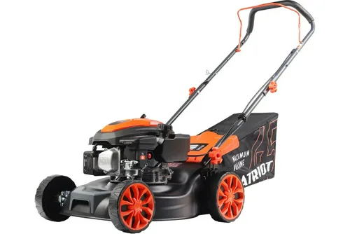 Газонокосилка бензиновая PATRIOT PT 400  (2,57кВт, ширина скащивания 41 см, травосборник 45 л)