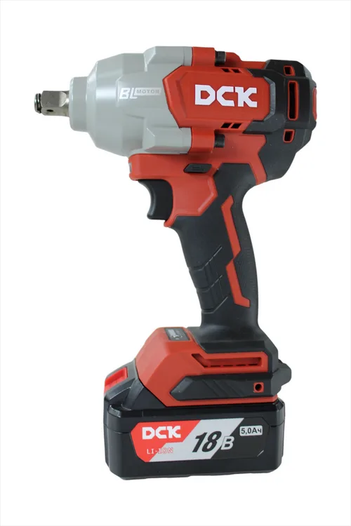 Гайковерт аккум ударный бесщеточный DCK KDPB698, 18В, 1/2 ", 2*5А/ч. 698/910Нм