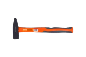 Молоток с фиберглассовой обрезиненной рукояткой Кратон 0,50 кг