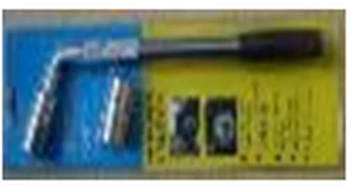 Ключ баллонный Г- образный 1/2" телескопический Кратон, со менными головками 17 х 19/ 21 х 23 мм, 360-500 мм.