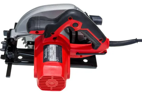 Пила дисковая MAKITA M5802, 1050Вт,4900об\м,диск-ф185х30мм,рез-66мм,4.0кг,кор