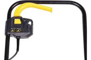 Газонокосилка электрическая CHAMPION EM3411 (1 кВт  пласт+ткань 30л  шир.320мм выс.25-65мм, 6,4кг)