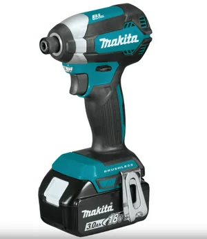 Шуруповерт аккумуляторный MAKITA DTD153RFE, 18В, 2х3 Ач, Li-ion, LXT, 170 Нм, бесщеточный.