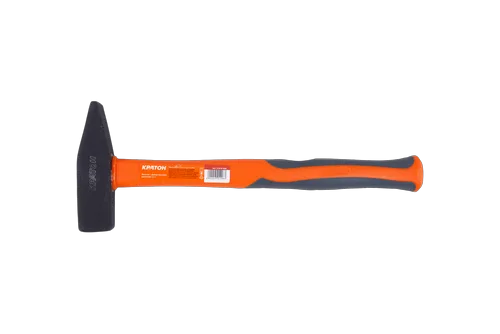 Молоток с фиберглассовой обрезиненной рукояткой Кратон 0,60 кг