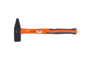 Молоток с фиберглассовой обрезиненной рукояткой Кратон 0,60 кг