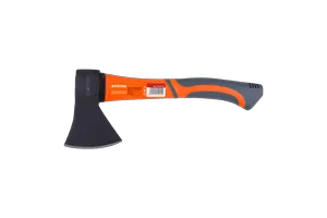 Топор с фиберглассовой обрезиненной рукояткой Кратон 0,6 кг.