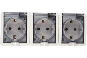 Розетка ЭРА Эксперт 3-ая накладная белая с з/к с крышкой, 11-2405-01, 3х2P+E IP54
